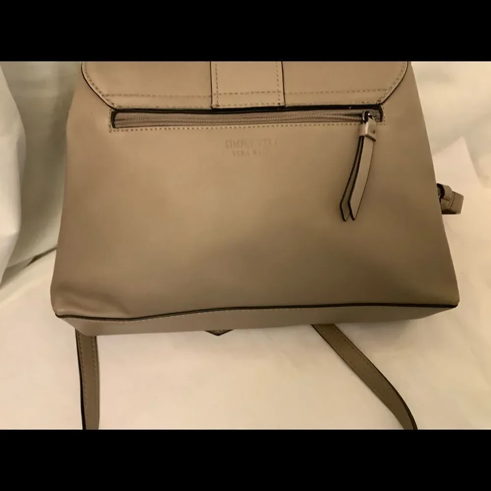 New Vera Wang Simply Vera Soft Pink Purse Hand Bag Shoulder Bag Faux leather